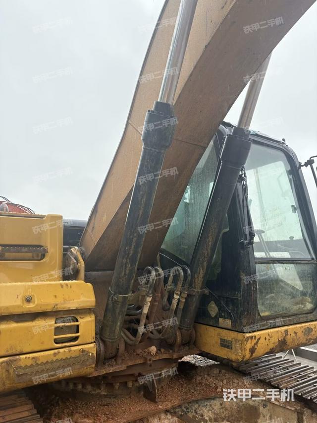 大臂根部?斜視（工作和回轉(zhuǎn)裝置）