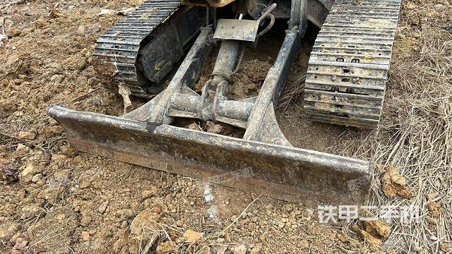 轉(zhuǎn)盤和下車架正前(工作和回轉(zhuǎn)裝置) 轉(zhuǎn)盤和下車架正前(工作和回轉(zhuǎn)裝置)