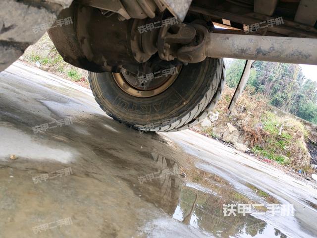 工作裝置4（工作裝置）