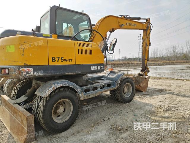 整機(jī)右后45°(整機(jī)外觀) 整機(jī)右后45°(整機(jī)外觀)