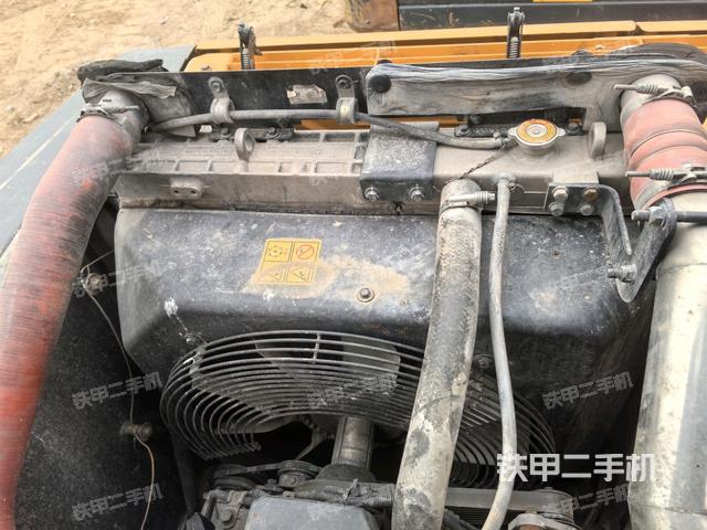 现代R225LVS挖掘机的设备实拍-第32张实拍照片