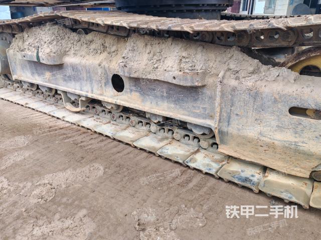 液壓泵艙室正面整體（整機(jī)外觀）