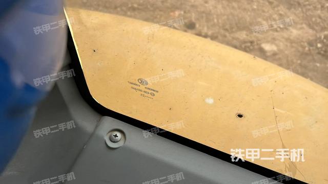 后窗玻璃角標(biāo)(駕駛室部分) 后窗玻璃角標(biāo)(駕駛室部分)