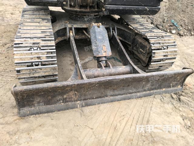 轉(zhuǎn)盤和下車架正前（工作和回轉(zhuǎn)裝置）