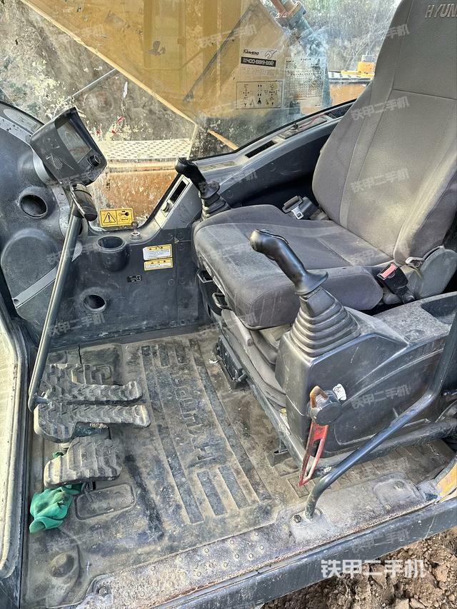 駕駛室整體（整機(jī)外觀）