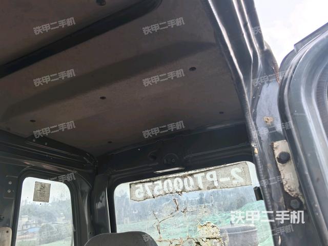 駕駛室左后45度(駕駛室部分) 駕駛室左后45度(駕駛室部分)