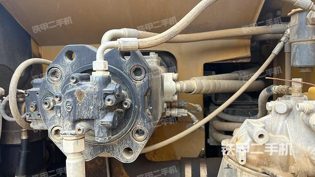 液壓泵斜45?左（大件艙室）