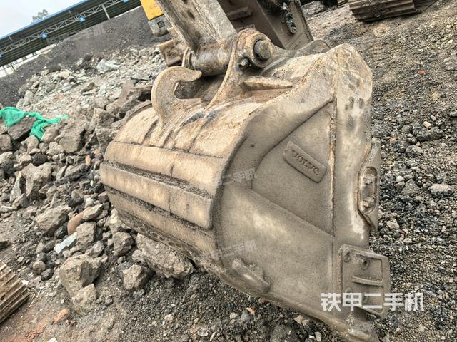 小臂整體左后（工作和回轉(zhuǎn)裝置）