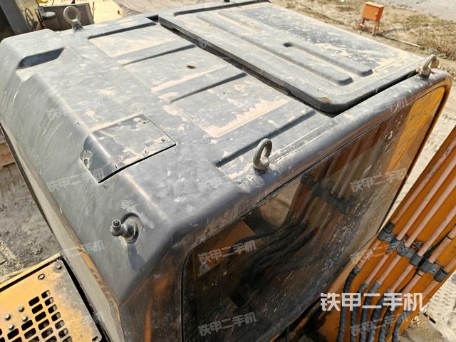 駕駛室頂部(整機外觀) 駕駛室頂部(整機外觀)