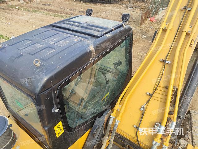 驾驶室顶部（整机外观）