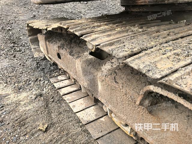 右驅(qū)動輪（行走機(jī)構(gòu)）