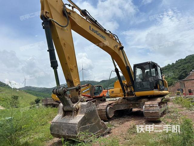 駕駛室整體（整機(jī)外觀）