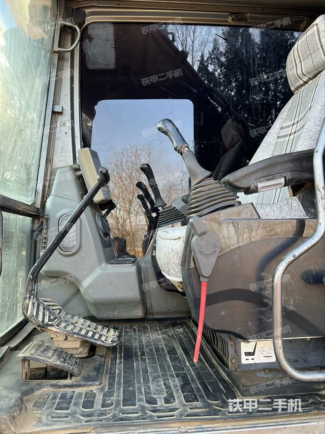 駕駛室整體（整機(jī)外觀）