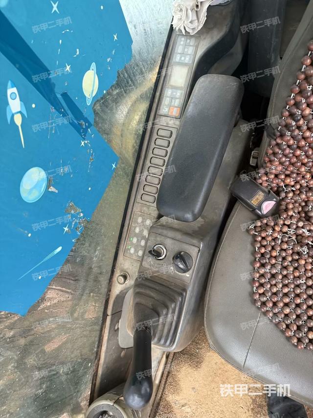 后窗玻璃角標(biāo)（駕駛室部分）