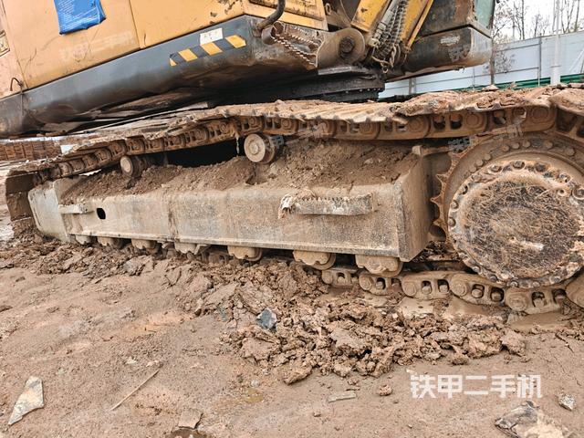 右側(cè)行走馬達蓋板(行走機構(gòu)) 右側(cè)行走馬達蓋板(行走機構(gòu))