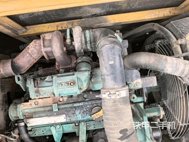 中央回轉(zhuǎn)接頭特寫（上車部件）