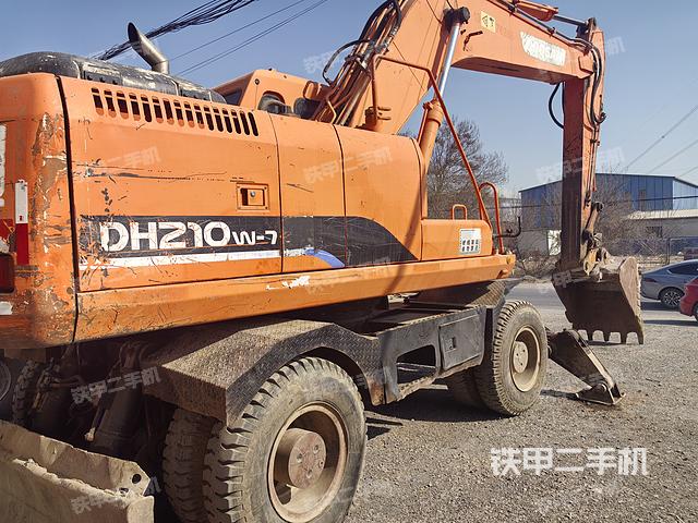 整機(jī)右后45°(整機(jī)外觀) 整機(jī)右后45°(整機(jī)外觀)
