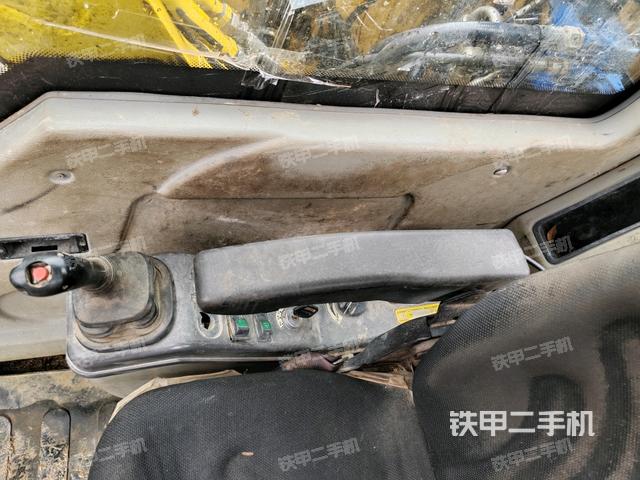 座椅左側(cè)控制臺/音響/含左手柄（駕駛室部分）