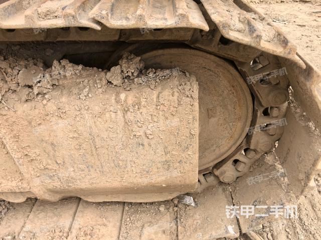 左驅(qū)動(dòng)輪（行走機(jī)構(gòu)）