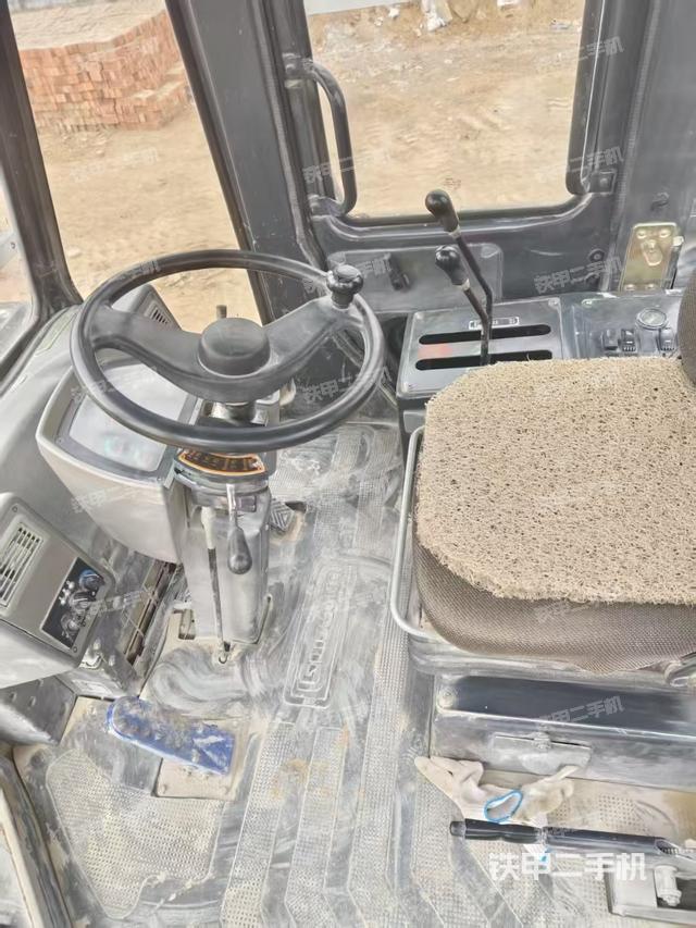 駕駛室工作臺（整機(jī)外觀及大件）