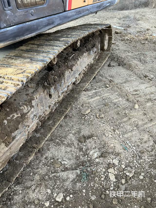 單側(cè)履帶整體（整機(jī)外觀）