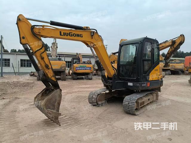 驾驶室整体（整机外观）