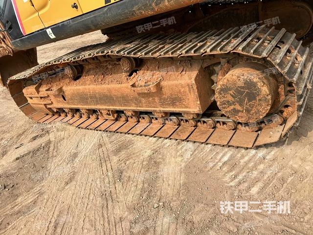右側行走馬達蓋板(行走機構) 右側行走馬達蓋板(行走機構)