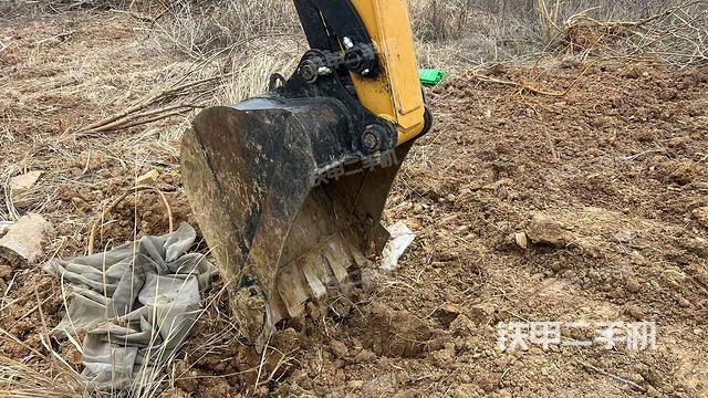 鏟斗右后整體（工作和回轉(zhuǎn)裝置）