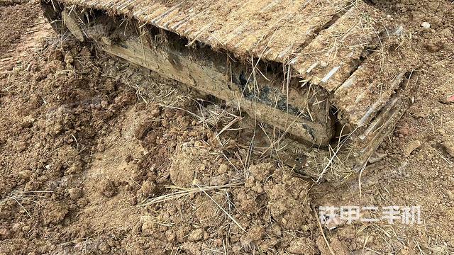 左側(cè)履帶整體?（行走機(jī)構(gòu)）