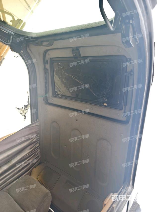 頂棚整體（駕駛室部分）