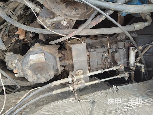 回轉(zhuǎn)馬達(dá)和主控閥（整機外觀）