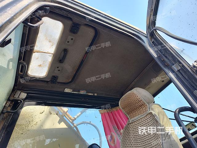 駕駛室頂部(整機外觀) 駕駛室頂部(整機外觀)