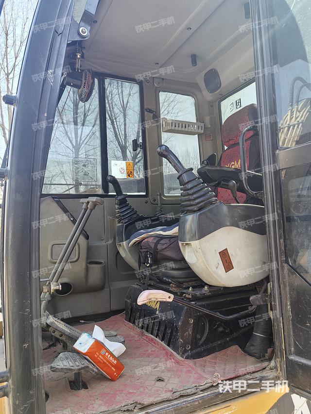 驾驶室整体（整机外观）