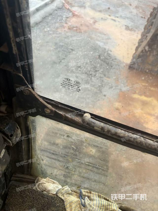 駕駛室左前45度（駕駛室部分）