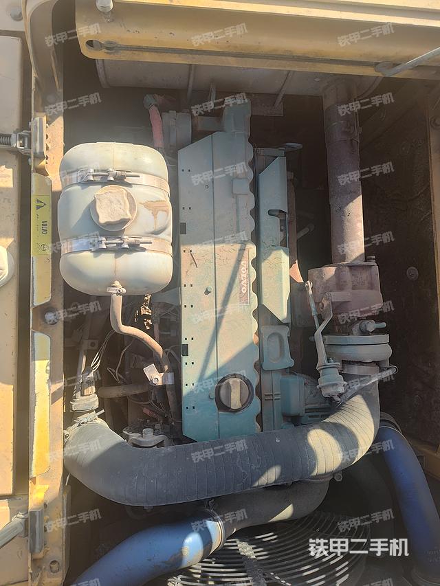 發(fā)動(dòng)機(jī)整體俯視（整機(jī)外觀）