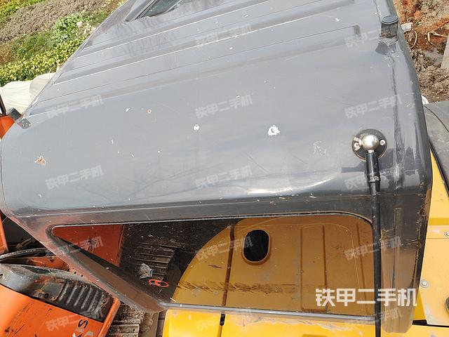 駕駛室頂部(整機外觀) 駕駛室頂部(整機外觀)
