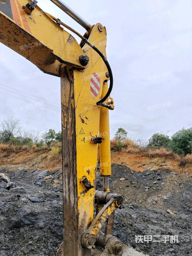 鏟斗右后整體（工作和回轉(zhuǎn)裝置）