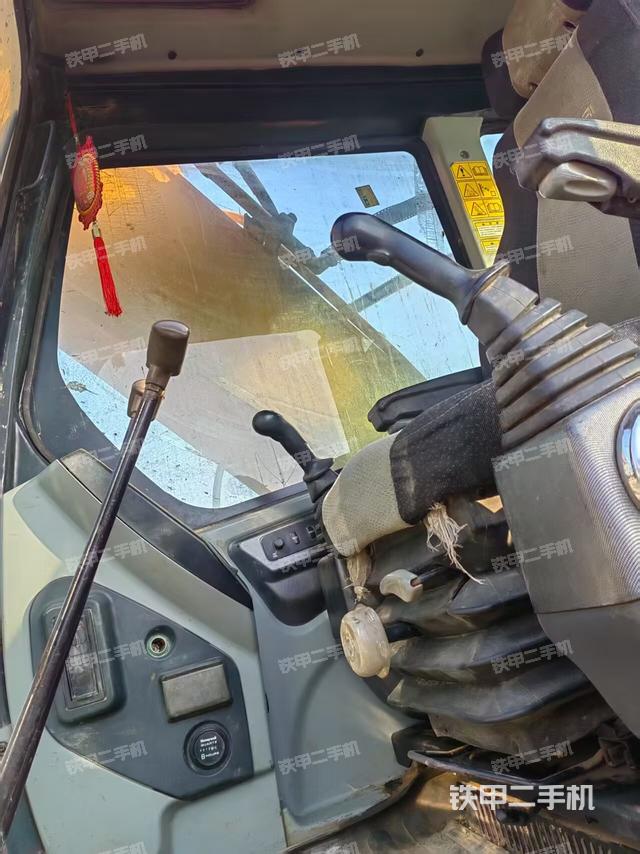 駕駛室整體（整機外觀）