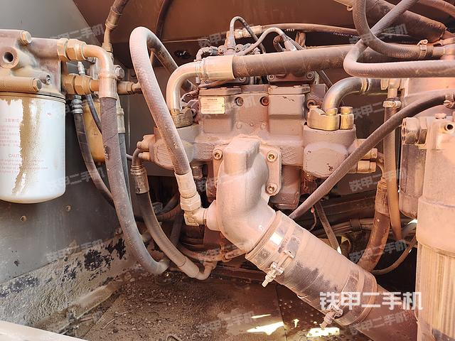 液壓泵艙室正面整體(整機(jī)外觀) 液壓泵艙室正面整體(整機(jī)外觀)