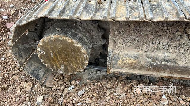 右驅(qū)動輪（行走機構(gòu)）