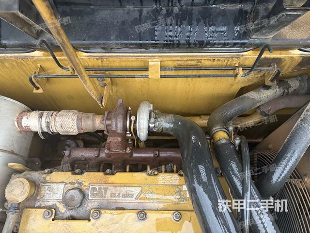 中央回轉(zhuǎn)接頭特寫（上車部件）