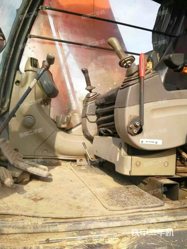 驾驶室整体（整机外观）