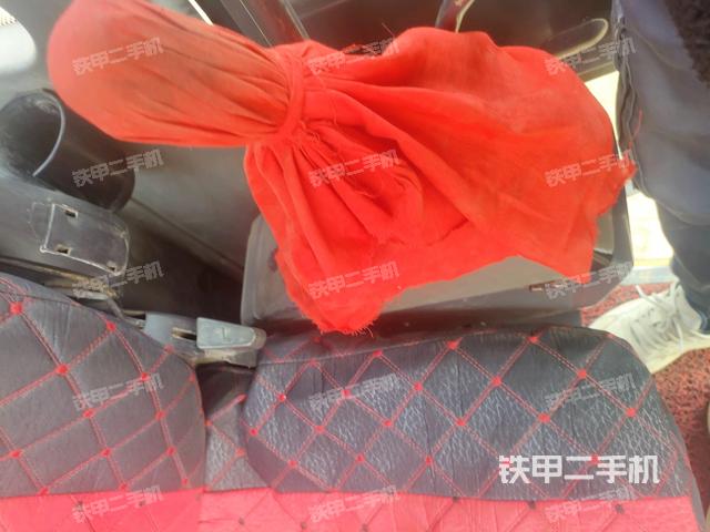 座椅左側(cè)控制臺/音響/含左手柄(駕駛室部分) 座椅左側(cè)控制臺/音響/含左手柄(駕駛室部分)