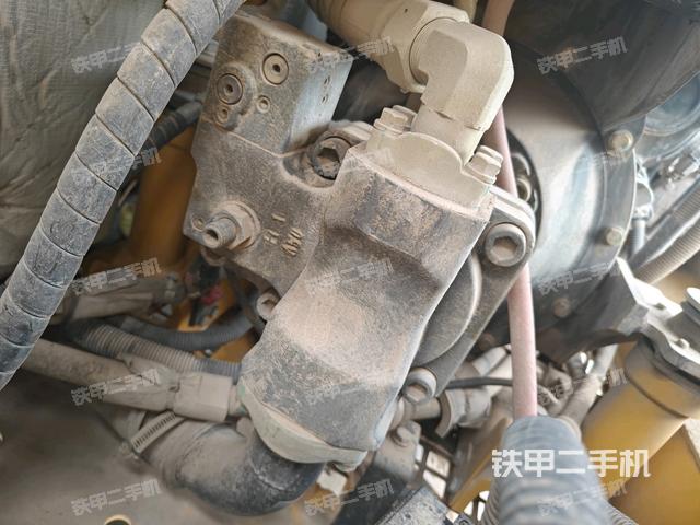 液壓泵艙室正面整體（整機(jī)外觀）