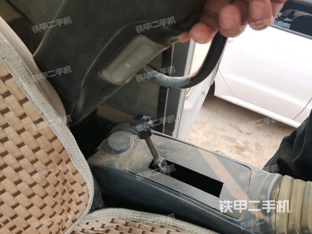 座椅左側(cè)控制臺(tái)/音響/含左手柄(駕駛室部分) 座椅左側(cè)控制臺(tái)/音響/含左手柄(駕駛室部分)