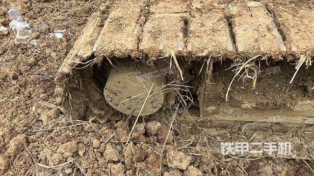 左驅(qū)動(dòng)輪（行走機(jī)構(gòu)）