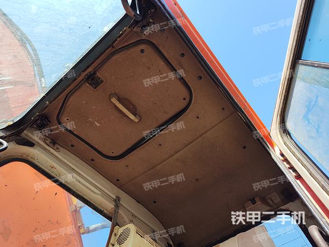 驾驶室顶部（整机外观）