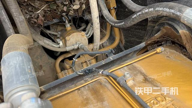 中央回轉(zhuǎn)接頭特寫（上車部件）