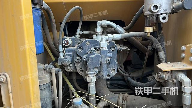 液壓泵斜45?右(大件艙室) 液壓泵斜45?右(大件艙室)