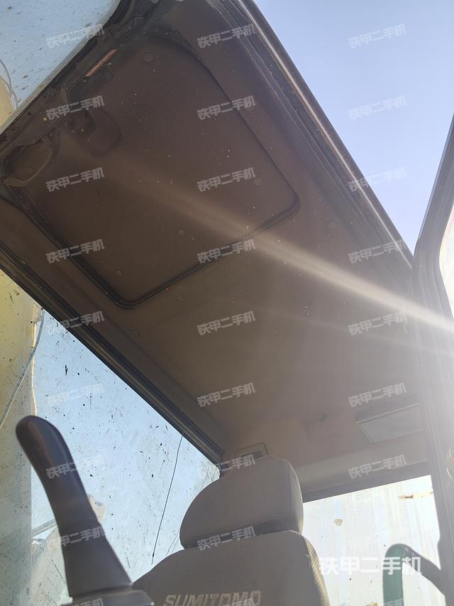 駕駛室頂部（整機(jī)外觀）